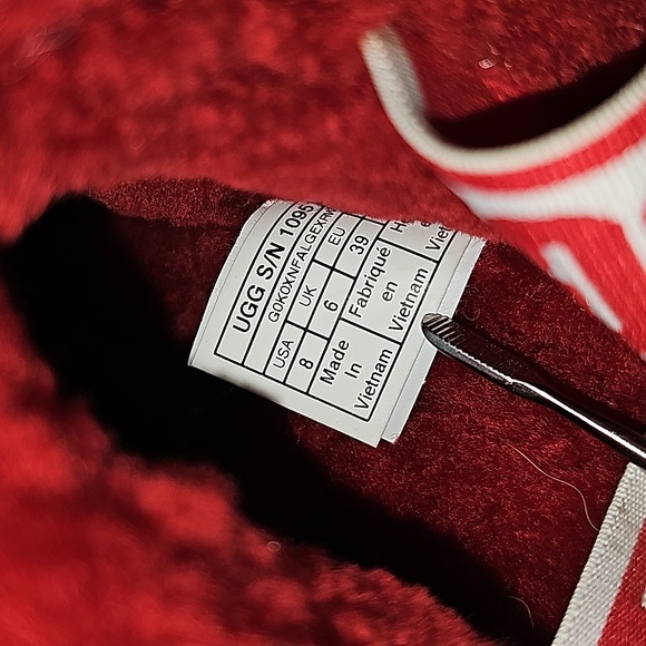 ❤️ UGG Red Indoor/Outdoor Slippers in Size 8 Very GOOD Condition - Picture 6 of 6